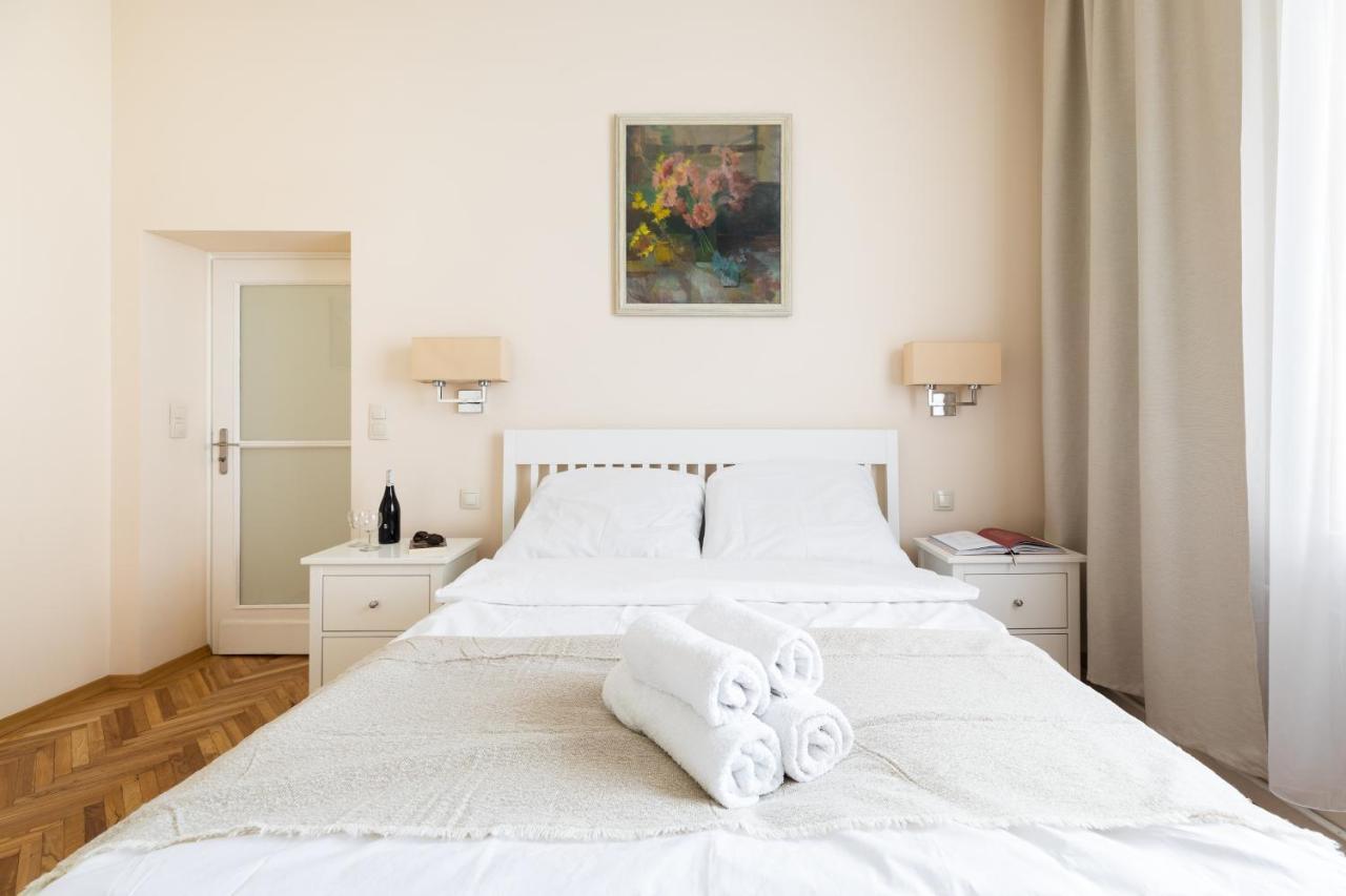 P&O Serviced Apartments Plac Konstytucji Varşovia Exterior foto