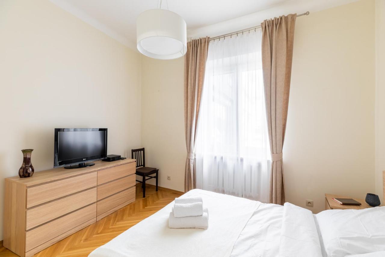 P&O Serviced Apartments Plac Konstytucji Varşovia Exterior foto