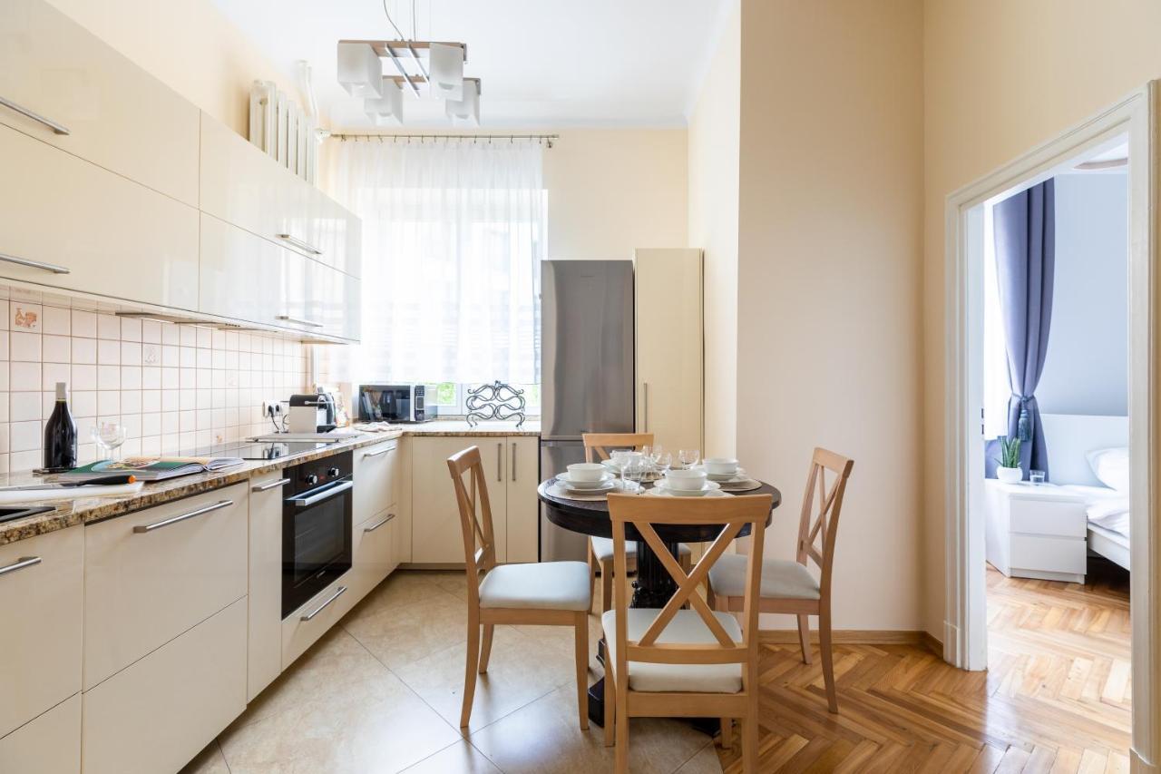 P&O Serviced Apartments Plac Konstytucji Varşovia Exterior foto