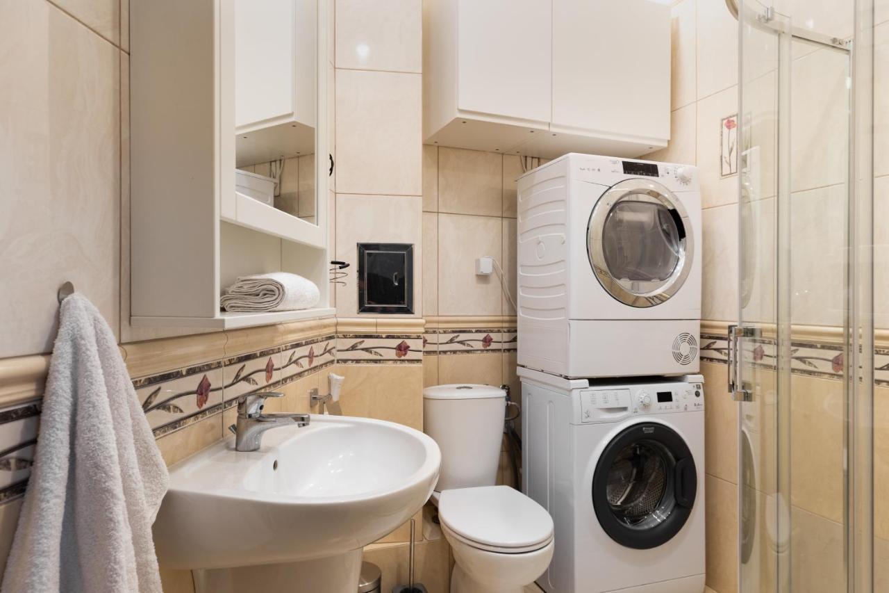 P&O Serviced Apartments Plac Konstytucji Varşovia Exterior foto